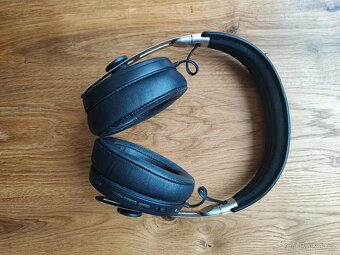 Sluchátka Sennheiser momentum 3 - 4