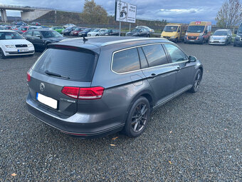 Volkswagen Passat - 4