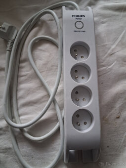 Prodám prodlužovací kabely 220V se 3.-4.a 5ti zásuvkou 220 V - 4
