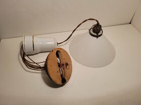 dobová porcelánová stahovačka, stahovací lustr, bílý širm - 4