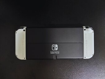 Nintendo Switch OLED + 4 hry + originální obal - 4