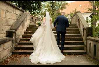 Elegantní svatební šaty - 4