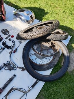 ND Jawa pérák / kývačka - 4