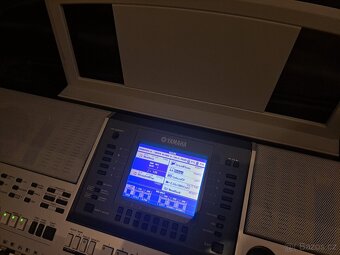 Klávesy - workstation - 4