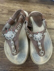 Žabky, bačkory , tenisky vel. 32 - 4