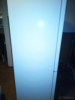 Vysoká lednice s mrazákem Zn.indesit - 4
