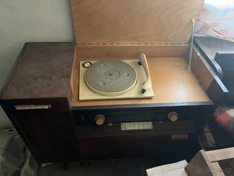 Rádio s gramofonem a pár drobností - 4