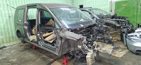 vw caddy maxi části karoserie 2013 stejná bez agregátu - 4