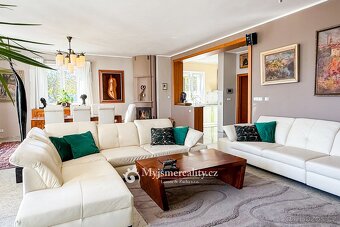 Prodej rodinného domu 5+1, 378 m2 - Znojmo, ev.č. LU2509 - 4