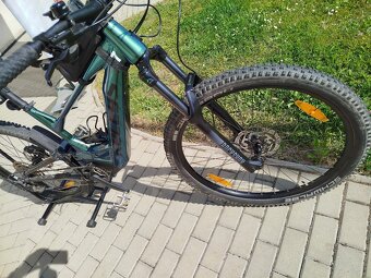 NOVÝ KELLYS Theos R50 LTD 29"/27.5" 725Wh - 4