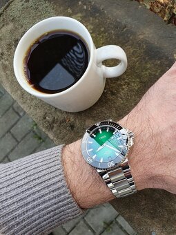 Oris Aquis Cal.400 41,5mm zelené s černou lunetou - 4
