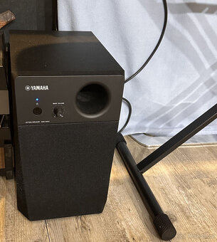 Pracovní stanice Yamaha Genos - 76 kláves ve velmi dobrém st - 4