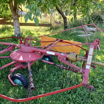 Nesený shrnovač sena Fella TS 310 DRF nahrabovačka - 4