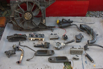 Díly Renault Scenic 1.9 - 4