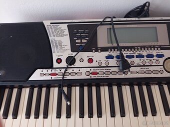 Prodám klávesy značky Yamaha PSR 550 - 4