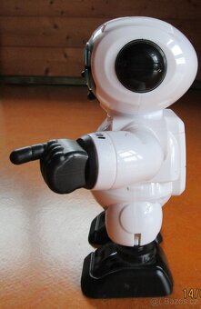 Robot se zvuky - 4