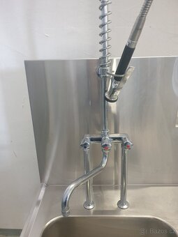 Nerezový dřez s baterií - 4