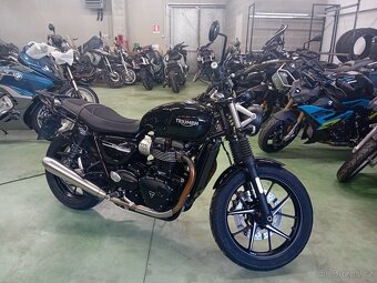 TRIUMPH STREET Twin - 4