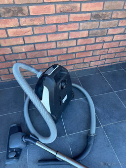 Výkonný vysavač electrolux jetmaxx 2000w, sáčkový - 4