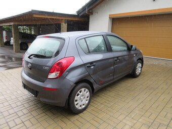 Hyundai i20 1.2 63 kw 4/2014 74000 km serviska - 4