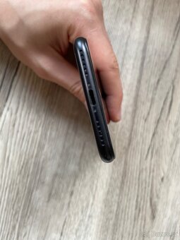iPhone SE 2020 - 4