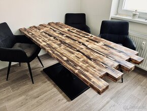 Jídelní stůl s masivní opálenou smrkovou deskou - 4