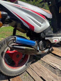 Skútr 50ccm 2t - 4
