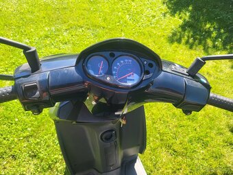 Aprilia SR Motard 125 - 4