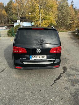 Volkswagen Touran - 4