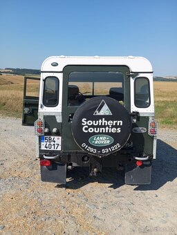 Land Rover Defender 88 - 4
