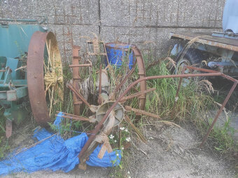 Zěmědělska technika vice stroju - 4