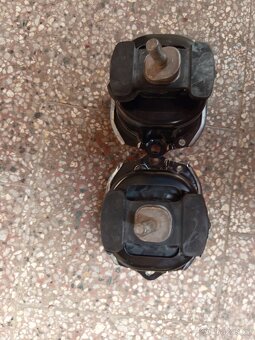 Silentbloky motoru BMW e70-71 - 4