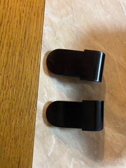 Držák brýli na vnitřní stinitko do auta - 4