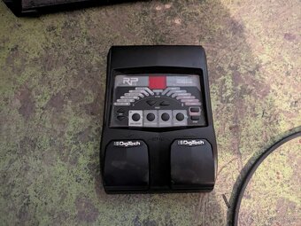 Ibanez GRG170DX, Soundking AK30A, - 4