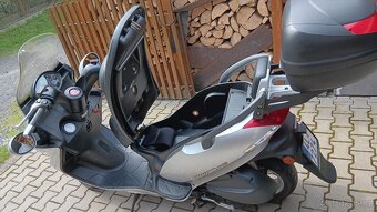 Kymco Grand Dink 125S - 4