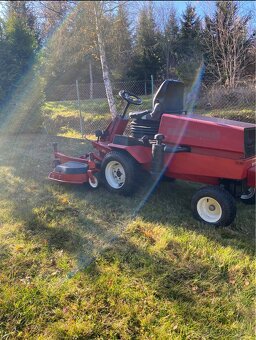 Zahradní traktor TORO Diesel Groundsmaster 220-D - 4