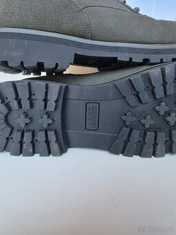Reserved shoes - 4