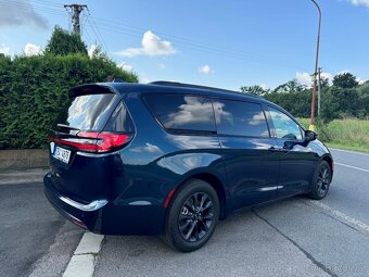Chrysler Pacifica 3.6 S RU DVD Nový model 2022 - 4