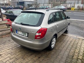 Škoda Fabia 2 kombi 1.4 16v - 4