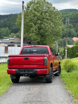Toyota Tundra 5.7 - 4