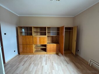 Skříně do obýváku, světla, obrazy, koberce - 4