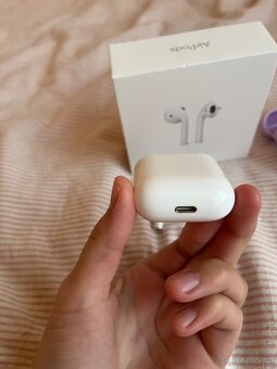Prodej Apple AirPods generace 1 - 4