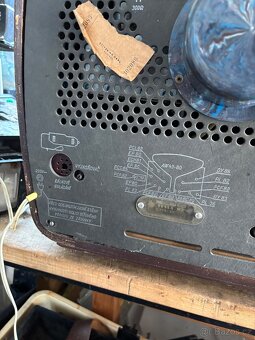 Televize Tesla 4106 U - 4
