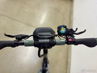 Vsett 8 Elektrokoloběžka Kvalitní,zachovalá, faktura. - 4