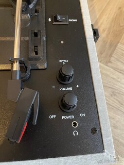 Crosley Voyager přenosný gramofon - 4