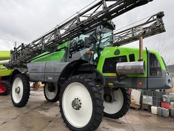 Samojízdný postřikovač Tecnoma Laser 4220, záběr 36 m, rok v - 4