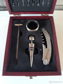 Šachy + sada na víno v dárkové krabičce - 4