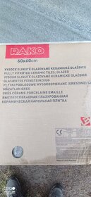 Glazované keramické dlaždice,cena 50 Kč .kus. - 4