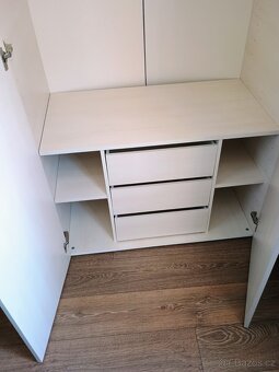 Skříň šatní - 4