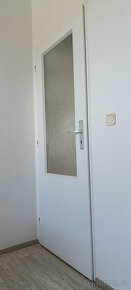 Interiérové dveře bílé (70 cm) - 4